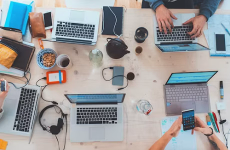 photo-1519389950473-47ba0277781c